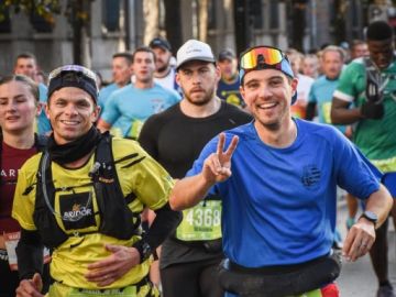 [Objectif marathon] On n'abandonne pas l'entraînement pendant les vacances. ☀️ À la mer, à la montagne ou à la campagne, quelques ajustements suffisent pour...